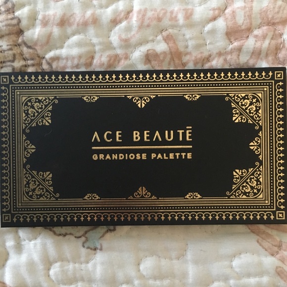 Ace Beaute Eyeshadow Palette Shimmer/Bold Mattes - Picture 2 of 2